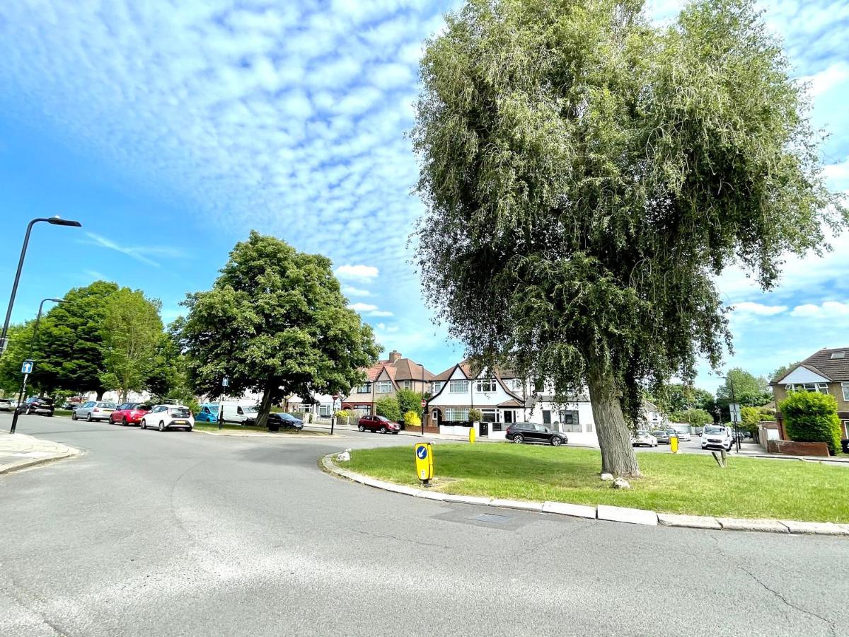 Northolt No2326 Tree-Holeアパートメント エクステリア 写真